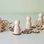 Bonhommes bois rouages