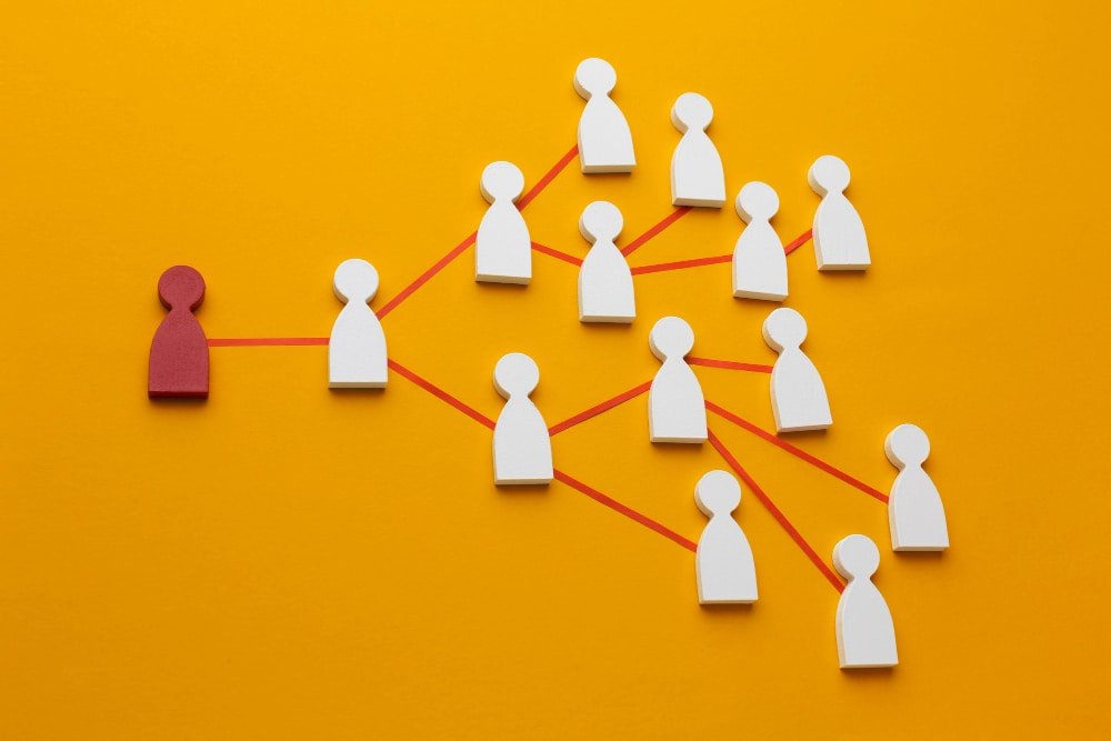 bonhomme bois fil rouge réseau