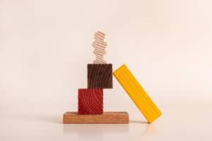 Cube bois équilibre