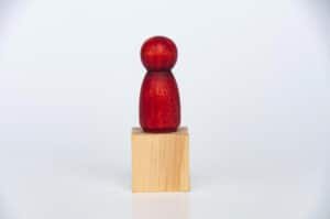 Bonhomme en bois rouge