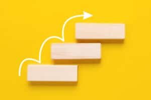 Etapes marche en bois flèche