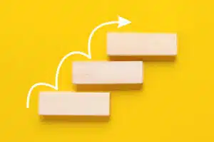 Etapes marche en bois flèche